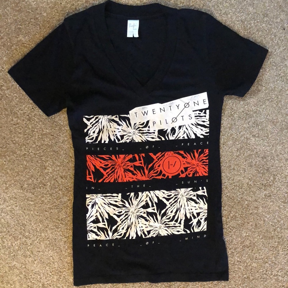 Pacific Twenty One Pilots Design T-Shirt Size M